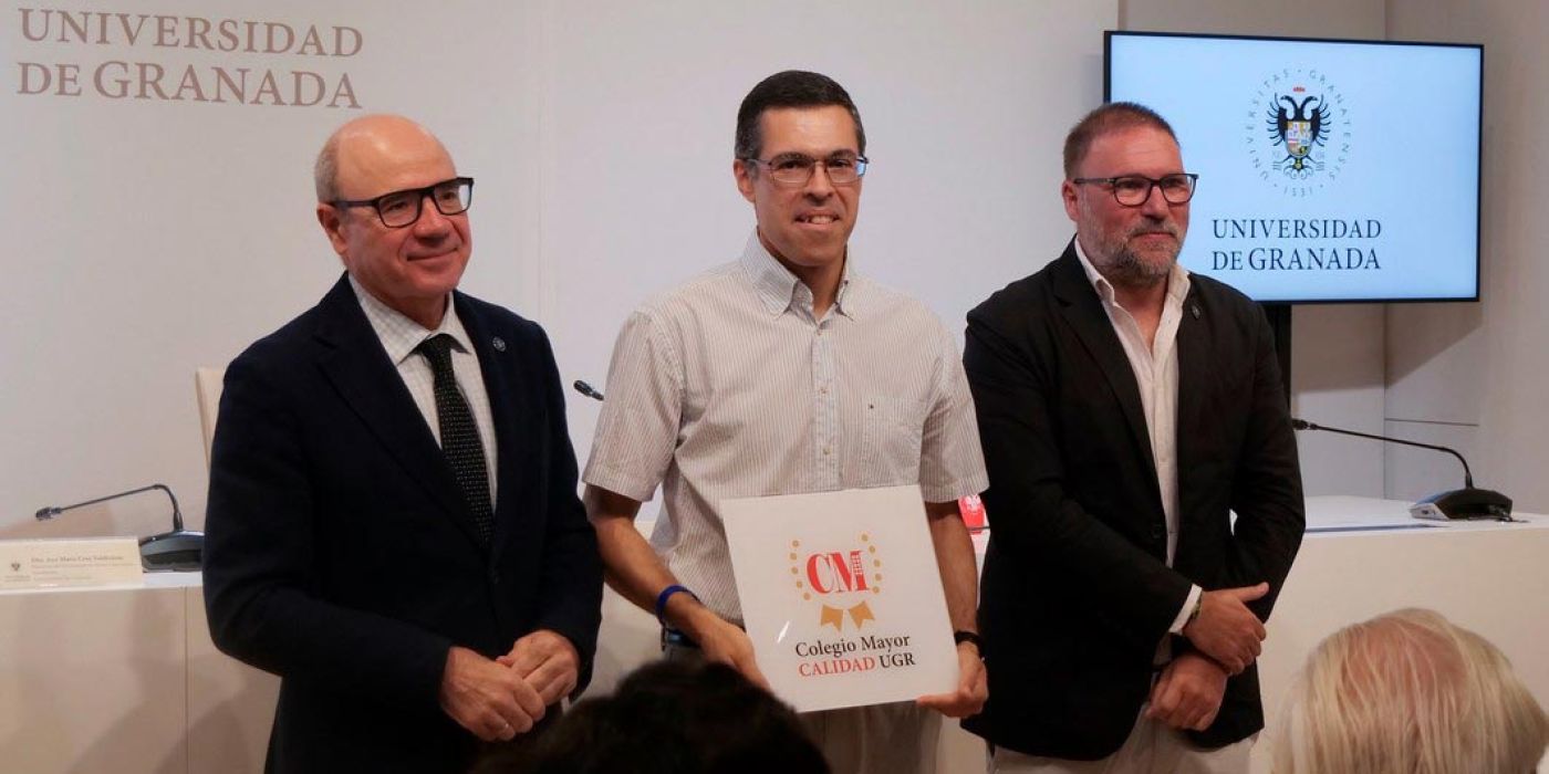 El Colegio Mayor Cardenal Cisneros recibe el Sello de Calidad de Alojamiento de la Universidad de Granada